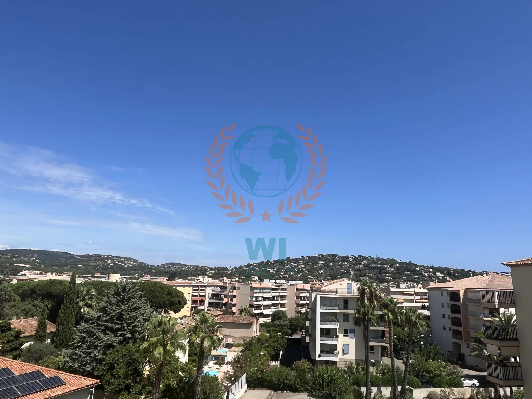 Studio + cabine à Sainte Maxime avec terrasse dans résidence sécurisée 