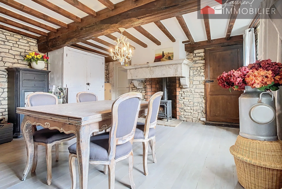 Maison en pierre avec terrasse à Lugny à vendre 