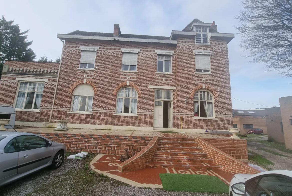 Château d'Exception à Vendre à Loos, près de Lille - 2 550 000 € 