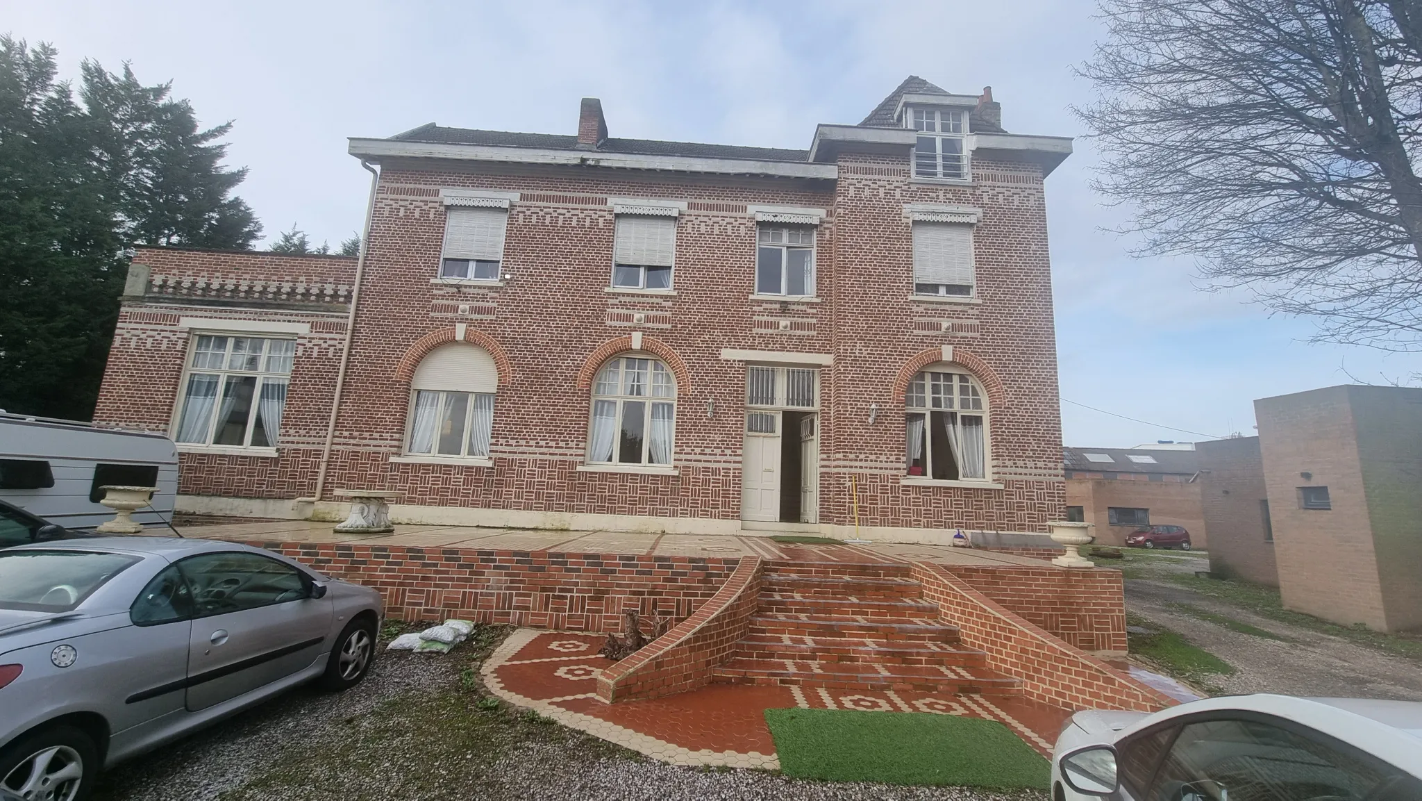 Château d'Exception à Vendre à Loos, près de Lille - 2 550 000 € 