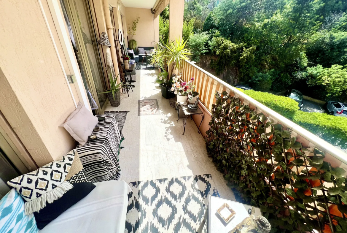 Vente Appartement T2 Possible T3 avec Terrasse à Cannes Croix des Gardes 