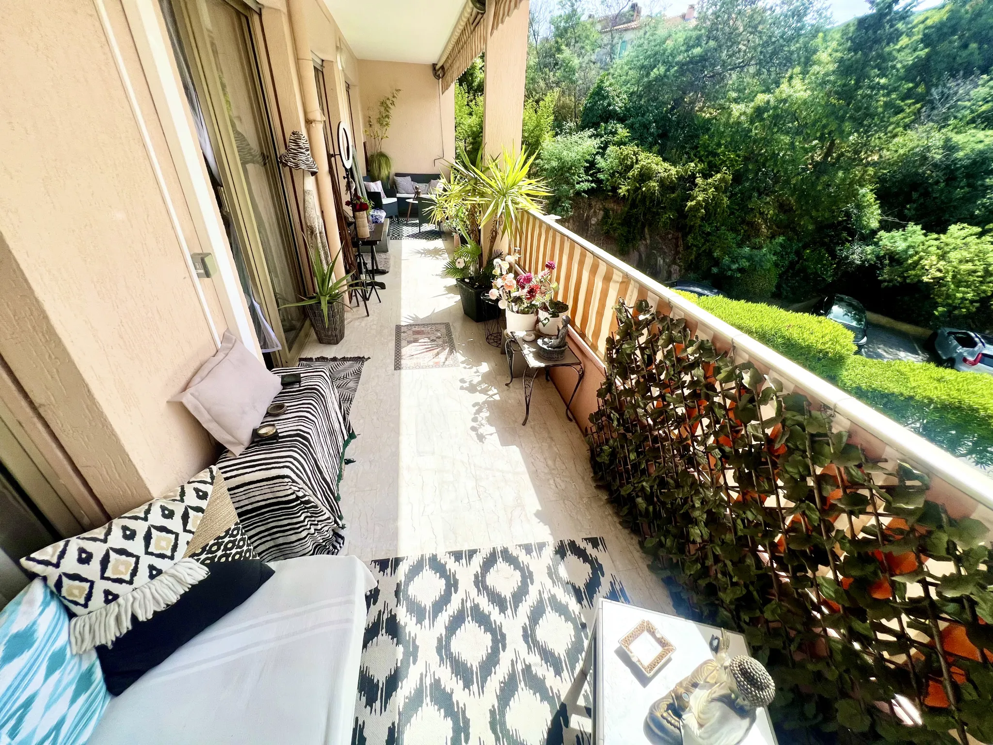 Vente Appartement T2 Possible T3 avec Terrasse à Cannes Croix des Gardes 