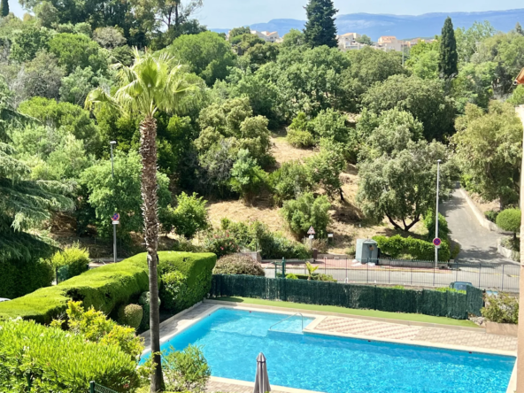 Vente Appartement T2 Possible T3 avec Terrasse à Cannes Croix des Gardes