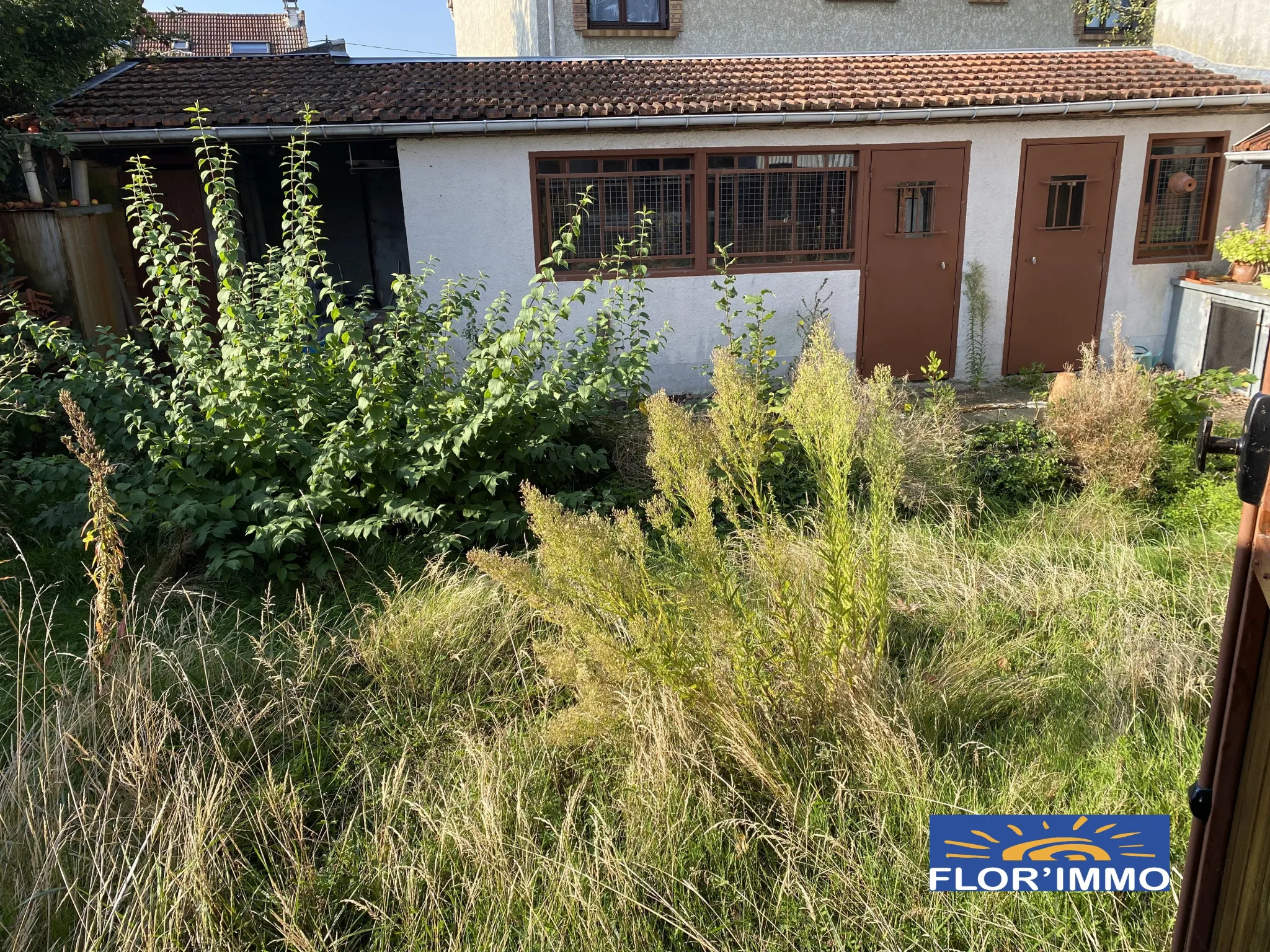 Maison à vendre à Ste Geneviève des Bois - 2 pièces à rénover 