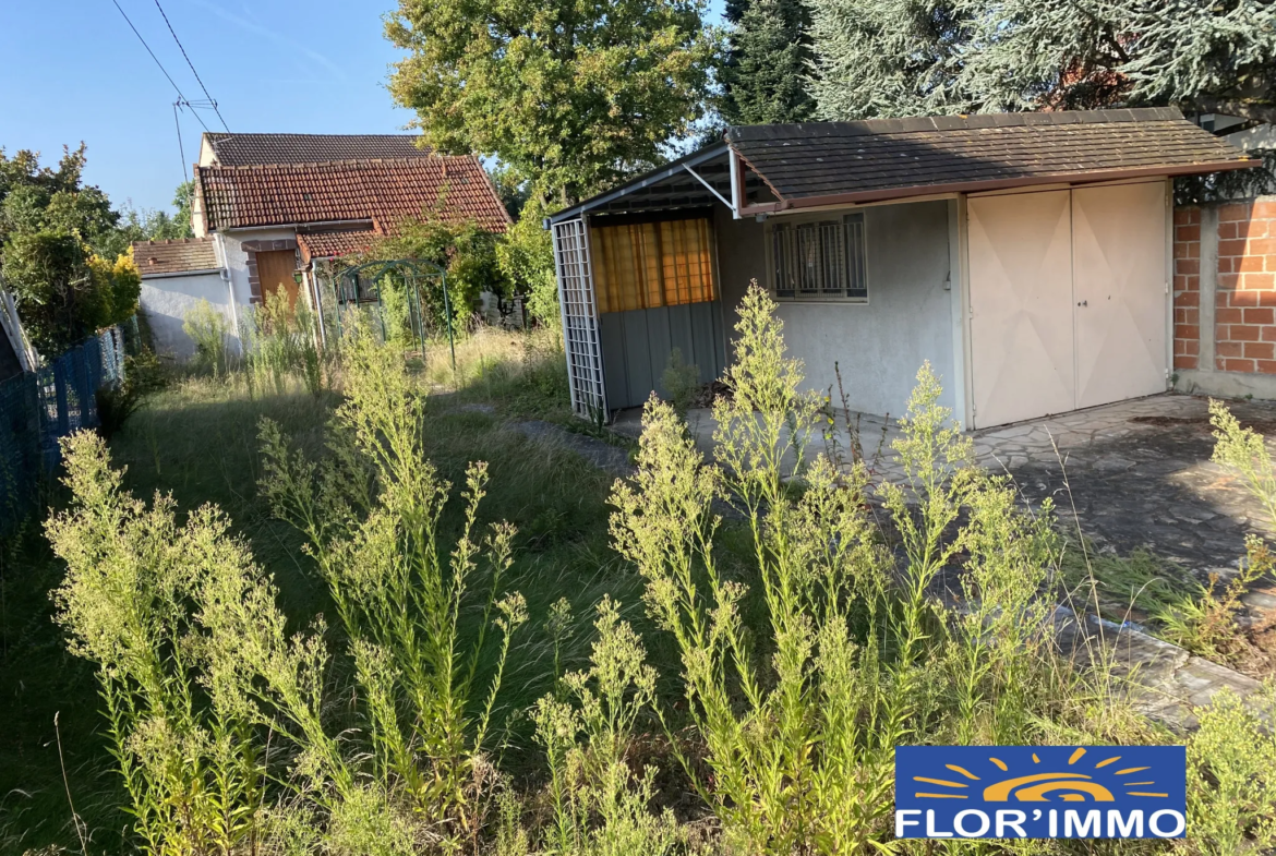 Maison à vendre à Ste Geneviève des Bois - 2 pièces à rénover 