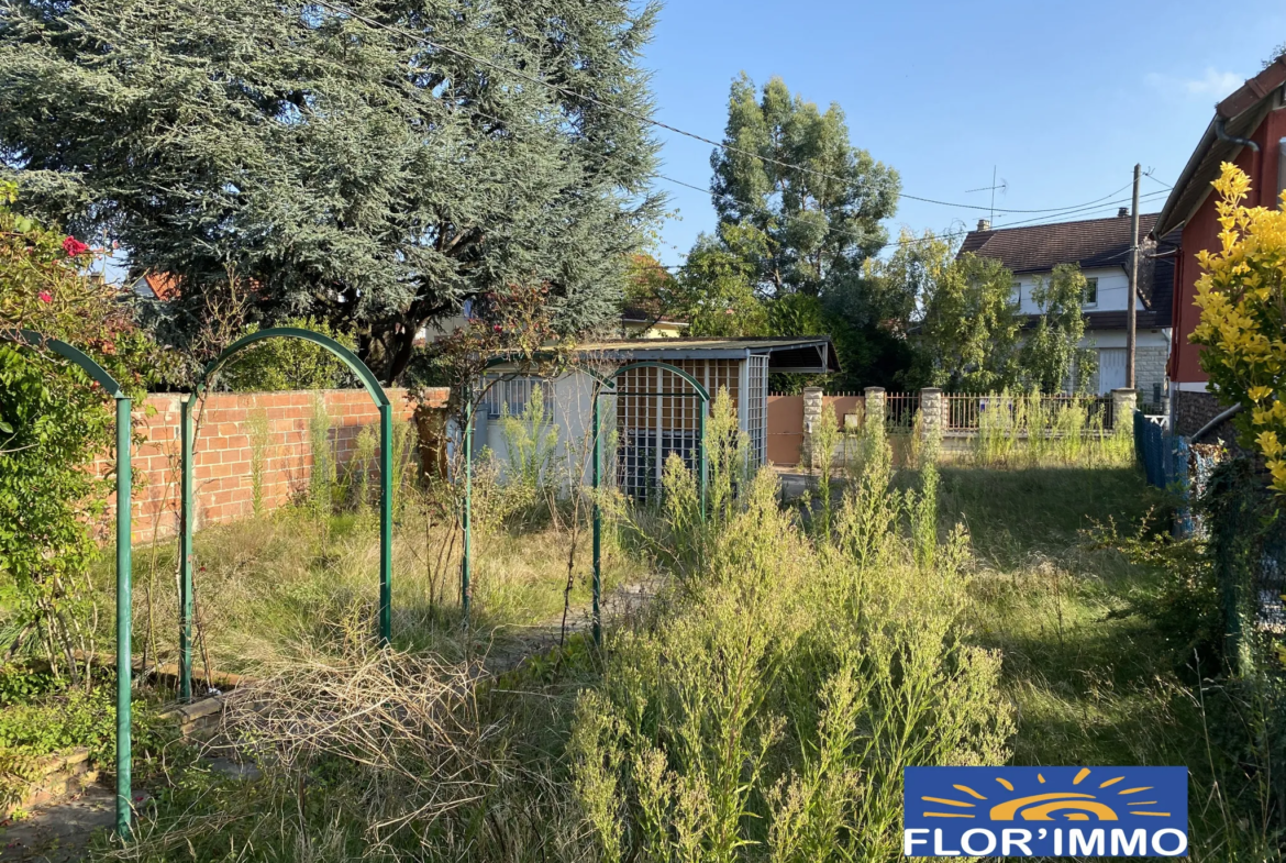 Maison à vendre à Ste Geneviève des Bois - 2 pièces à rénover 