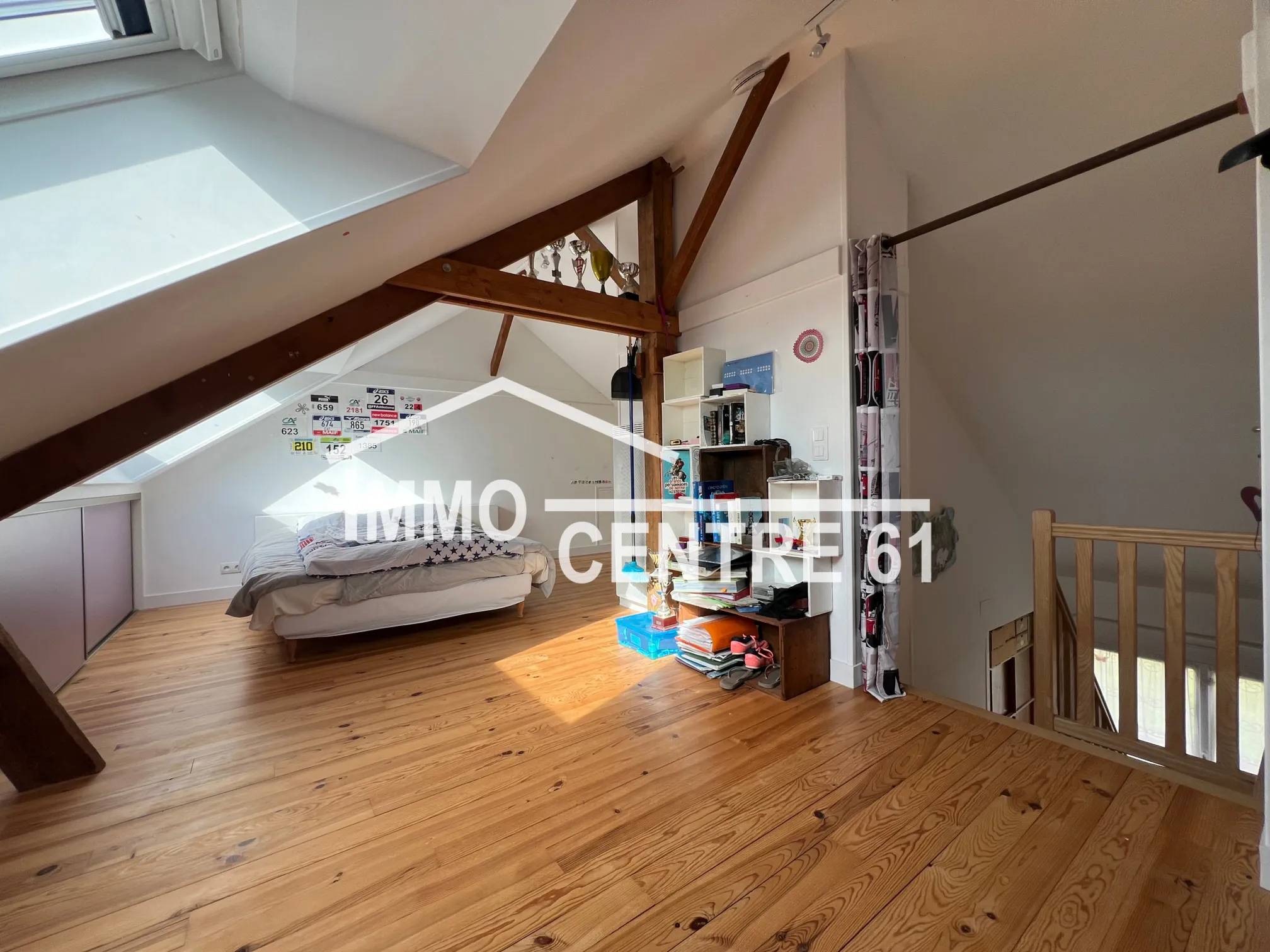 Maison calme à vendre à La Ferté Macé avec dépendances sur 1975 m² 