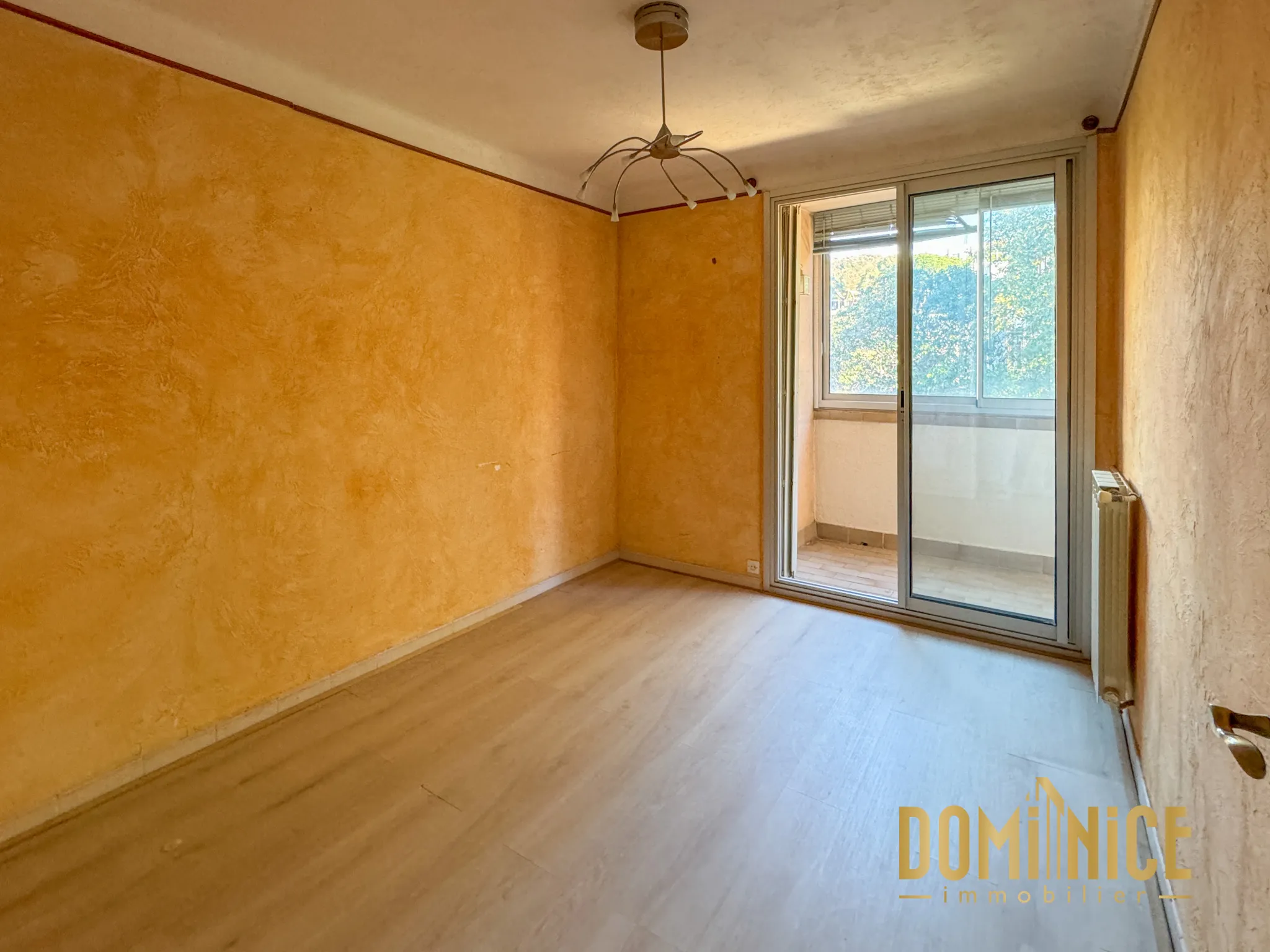 À vendre : Appartement T4 de 70 m² à Nice Ouest avec balcon et garage 