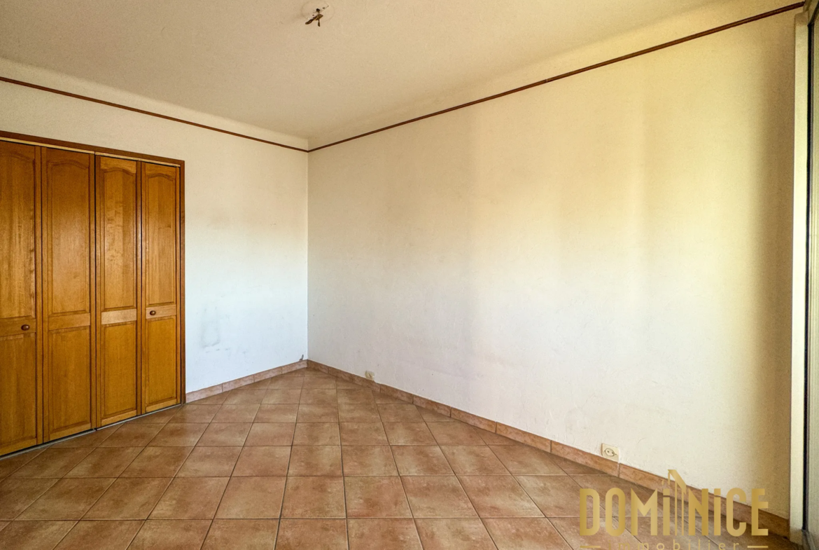 À vendre : Appartement T4 de 70 m² à Nice Ouest avec balcon et garage 