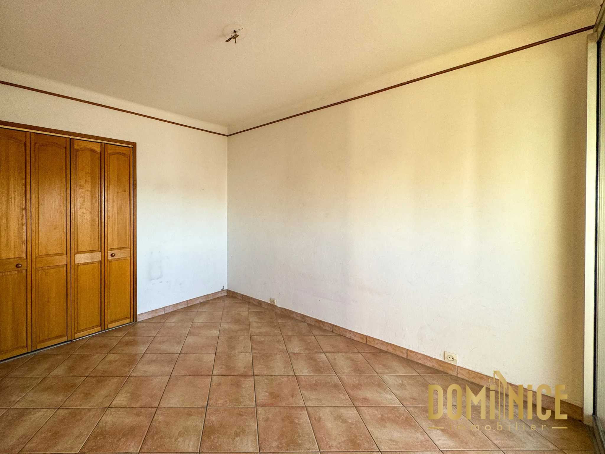 À vendre : Appartement T4 de 70 m² à Nice Ouest avec balcon et garage 