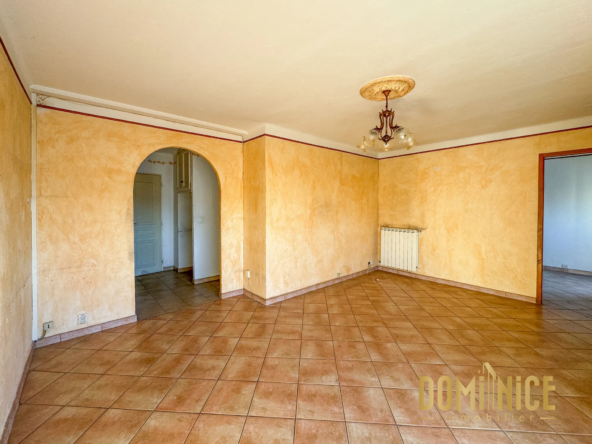 À vendre : Appartement T4 de 70 m2 à Nice Ouest avec balcon et garage