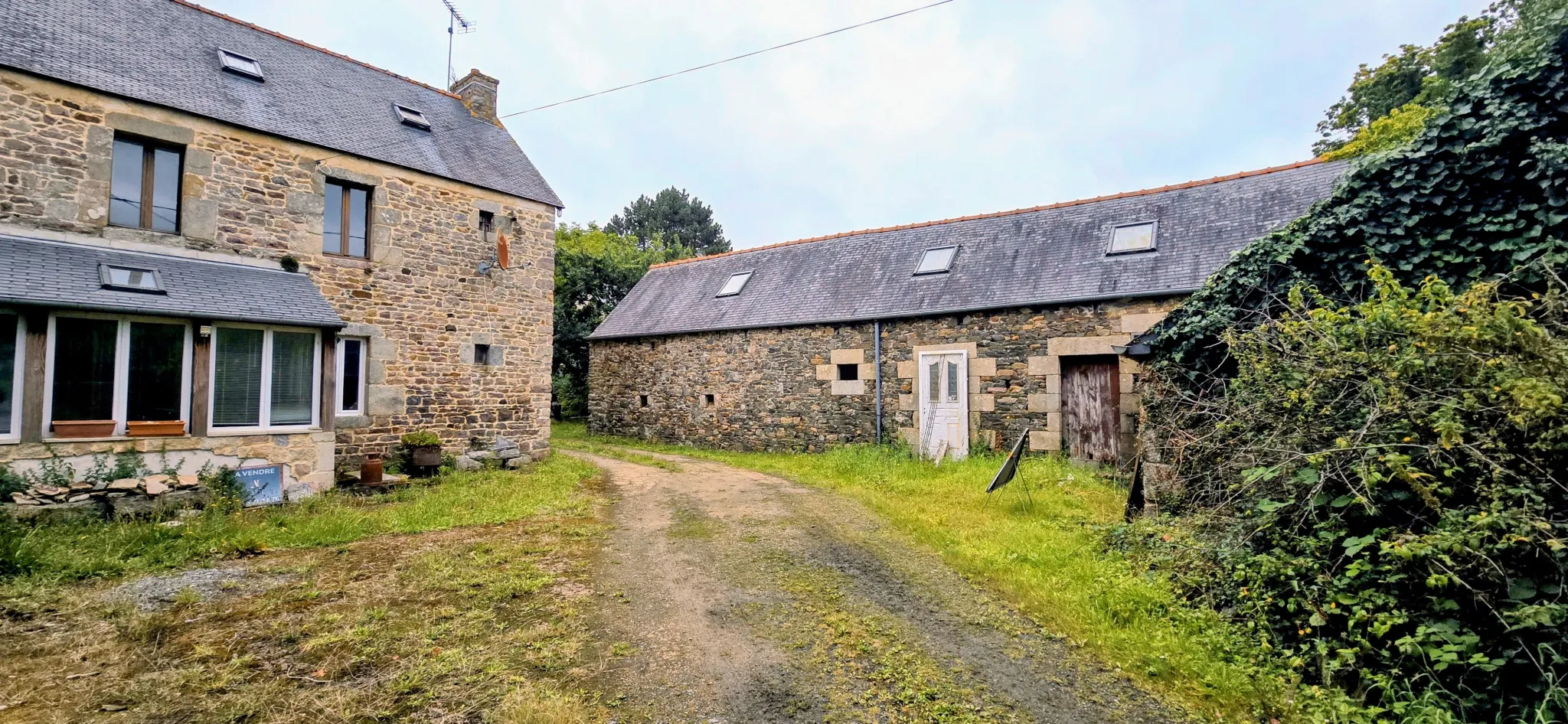 Maison de famille en pierre à vendre à Plouha, Côtes-d'Armor 