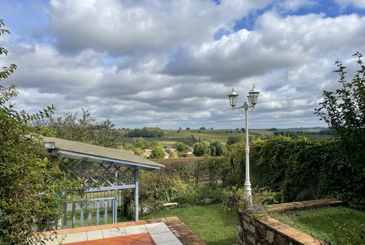 Maison de village avec jardin et terrasse à Larroque sur l'Osse 