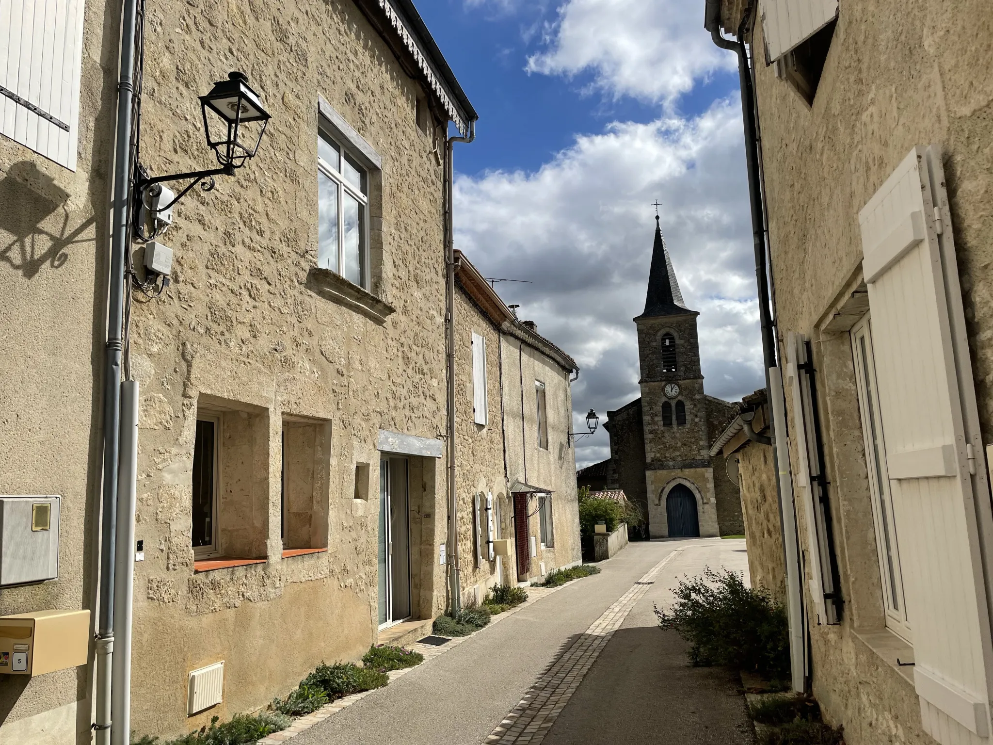 Maison de village avec jardin et terrasse à Larroque sur l'Osse 