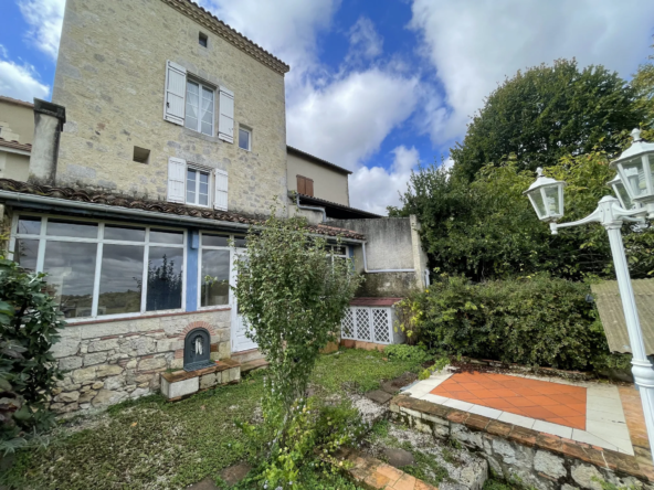 Maison de village 147 m² avec jardin à Larroque sur l'Osse