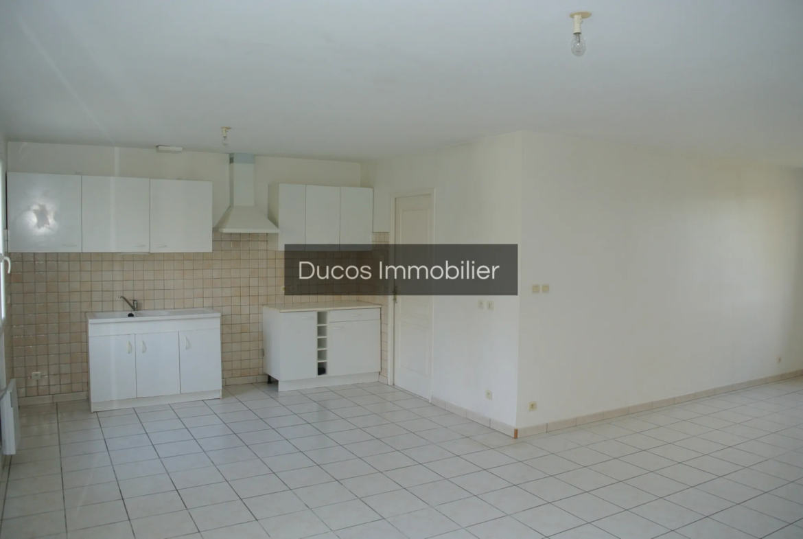 Maison de plain-pied à vendre à Beaupuy, 3 chambres sur 2869 m² 