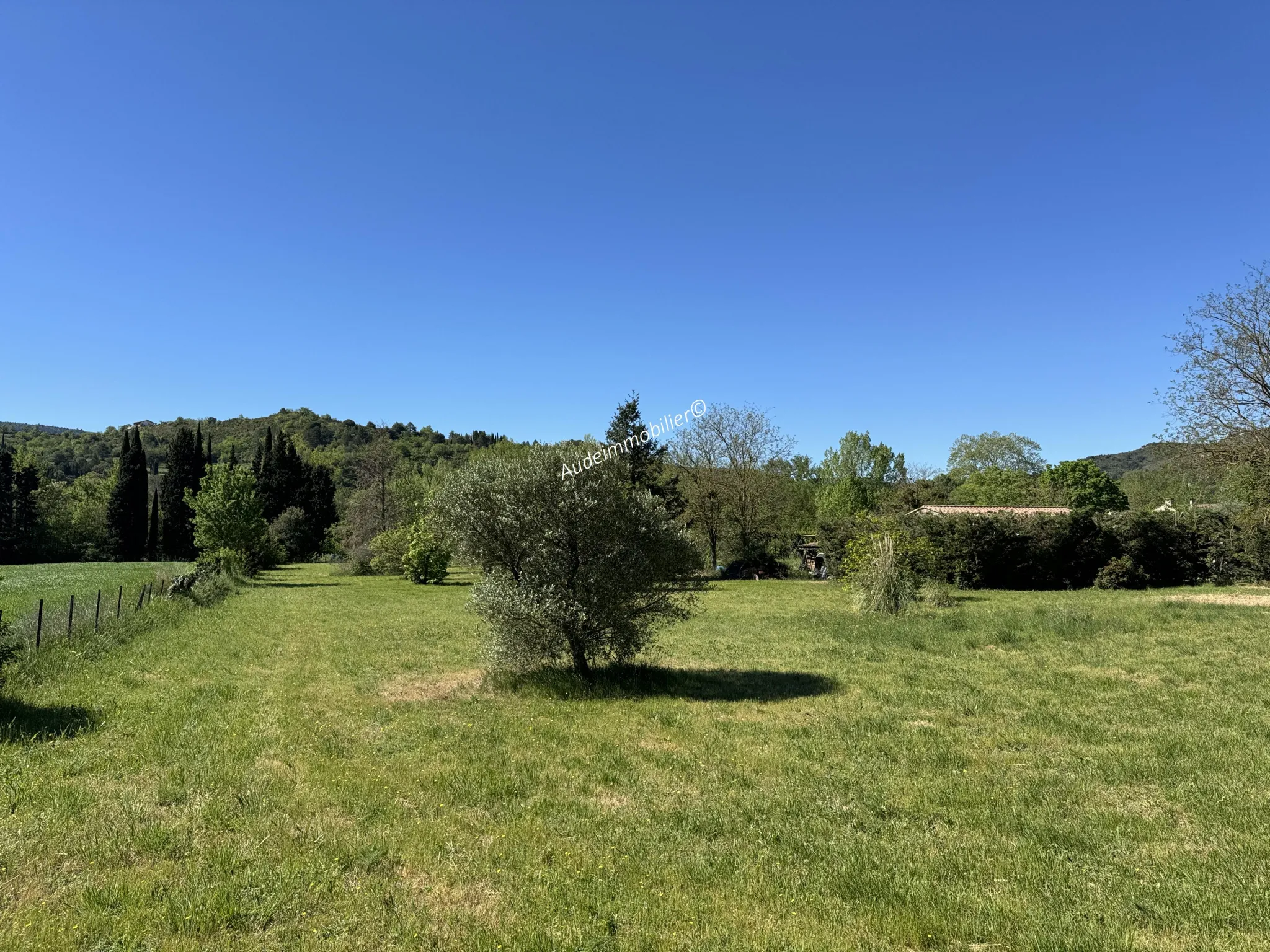 Maison à vendre à Limoux avec jardin, garage et piscine 