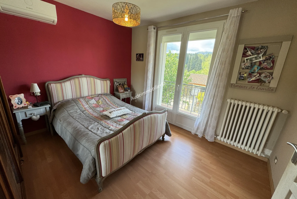 Maison à vendre à Limoux avec jardin, garage et piscine 