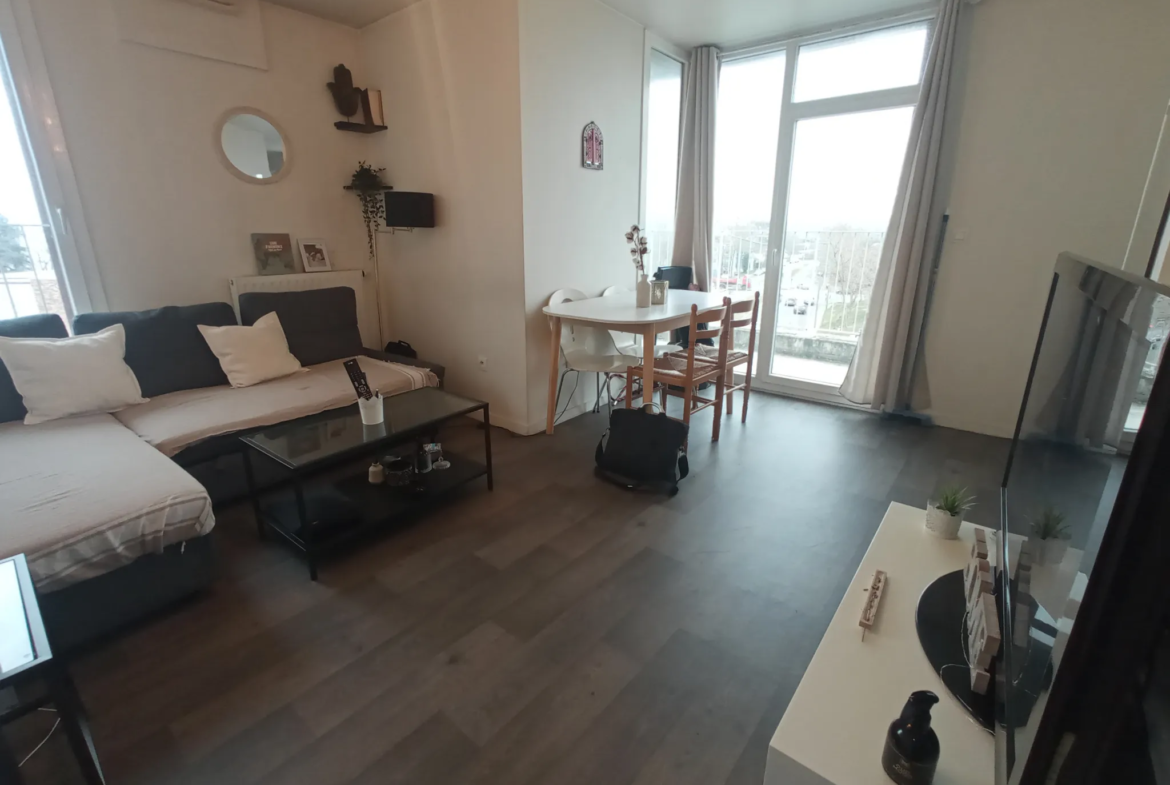 À vendre : Appartement 2 pièces lumineux avec terrasse à Cergy 