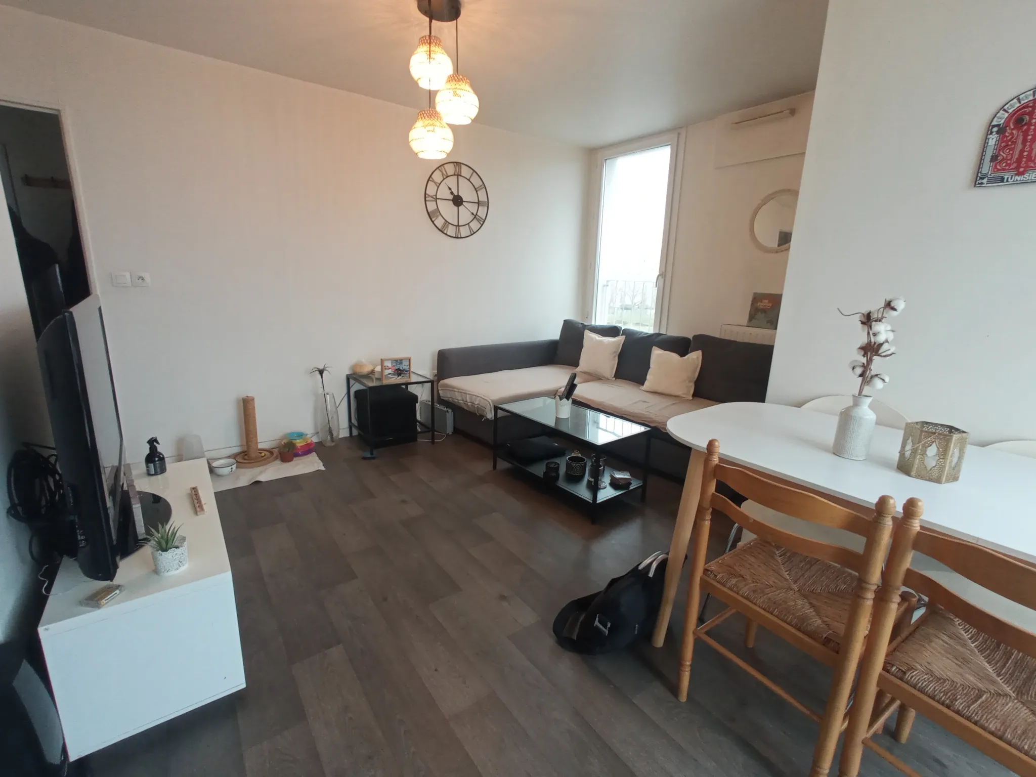 À vendre : Appartement 2 pièces lumineux avec terrasse à Cergy 