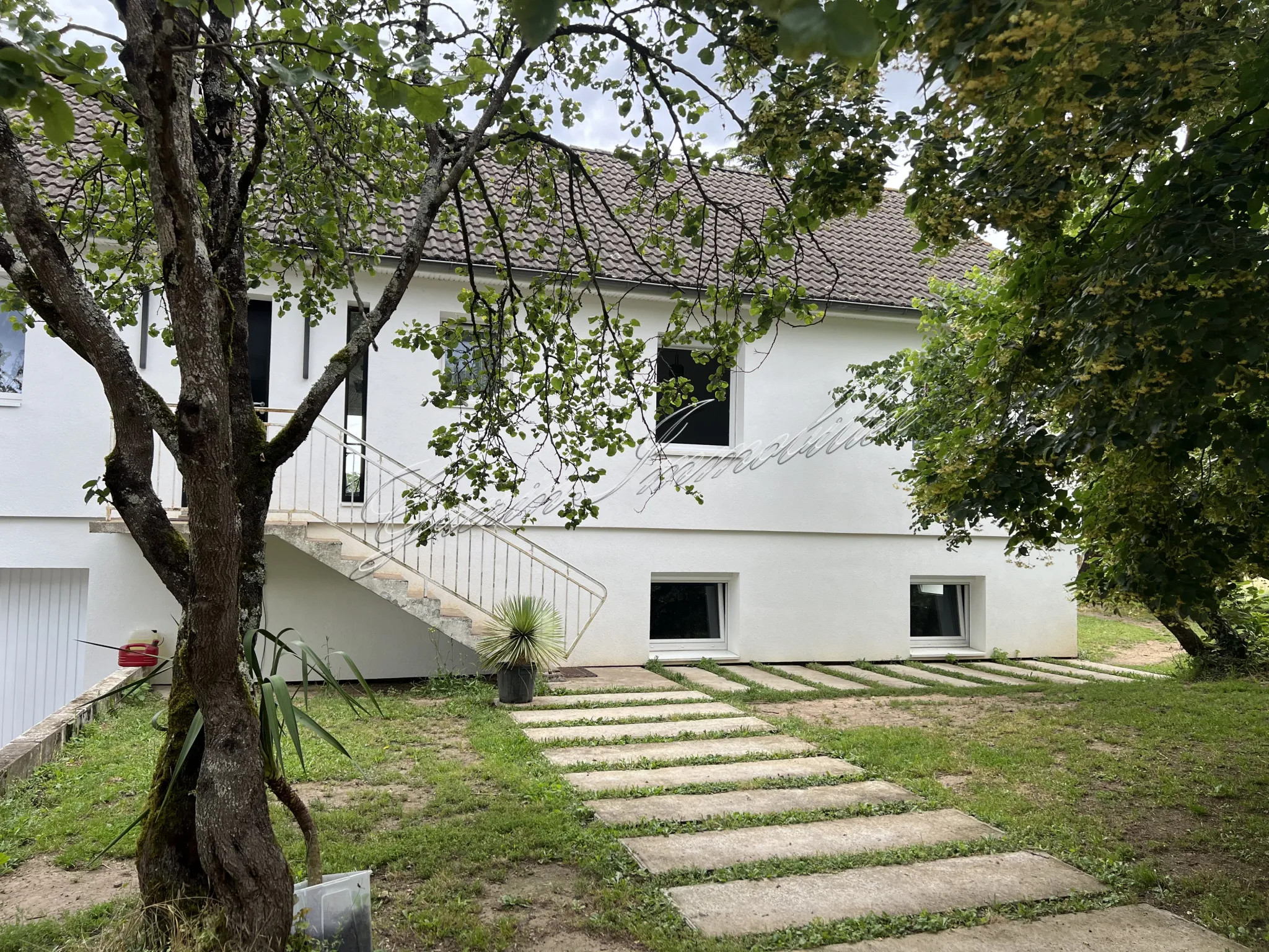 Maison Familiale de Charme à Nevers - 153 m² 