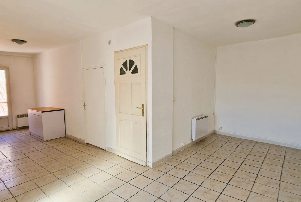 Immeuble avec 2 Appartements T2 à Vendre à Le Boulou - 160 000 EUR 