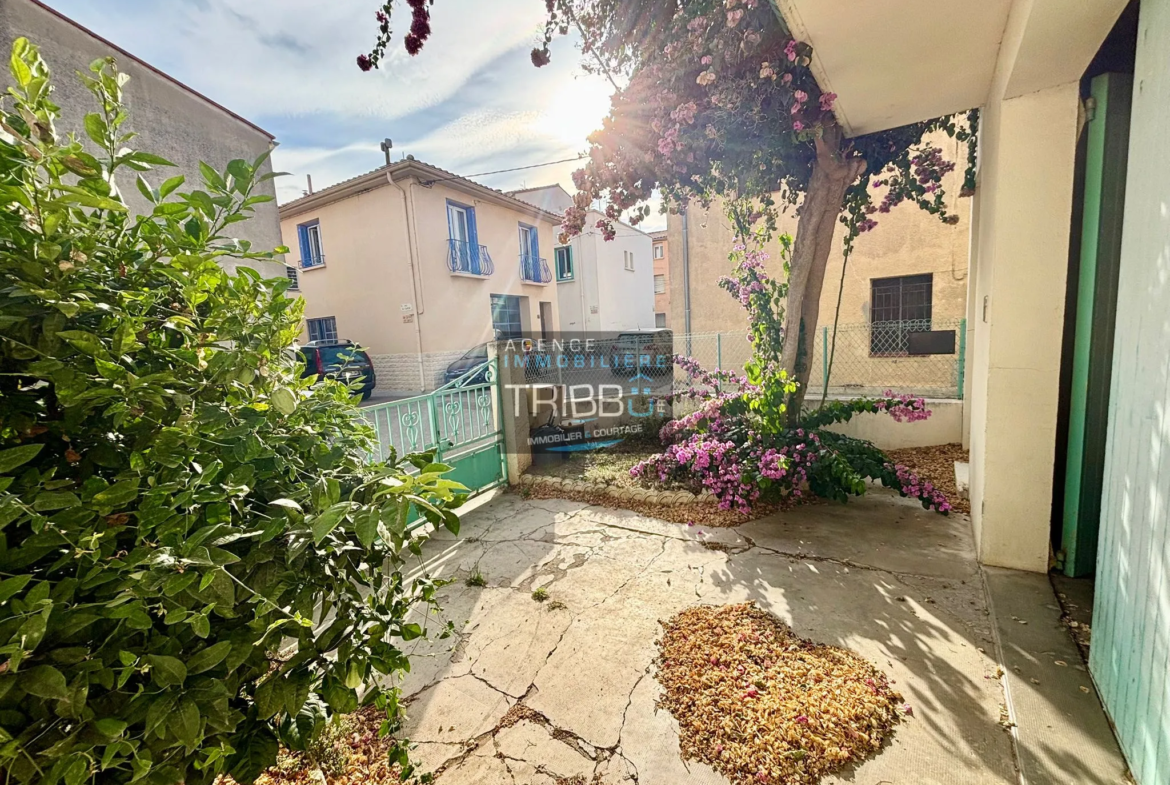 Maison de village avec garage et jardin à Pollestres 