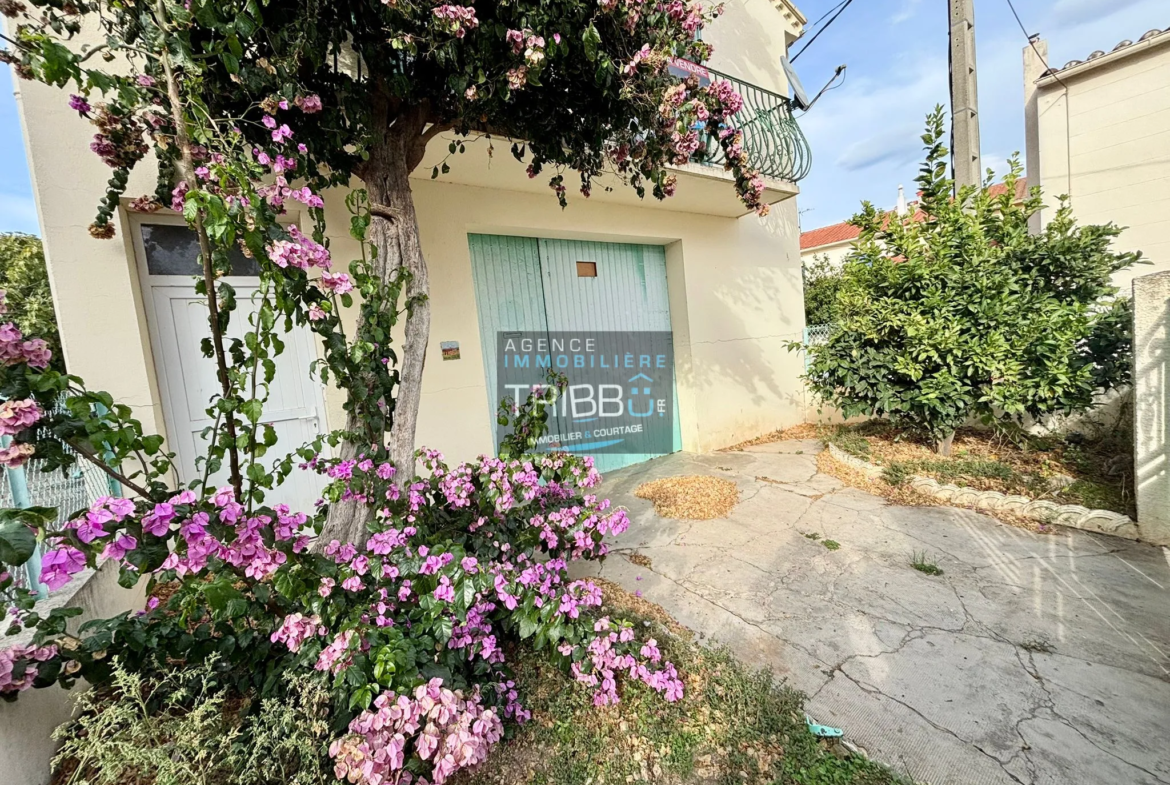 Maison de village avec garage et jardin à Pollestres 