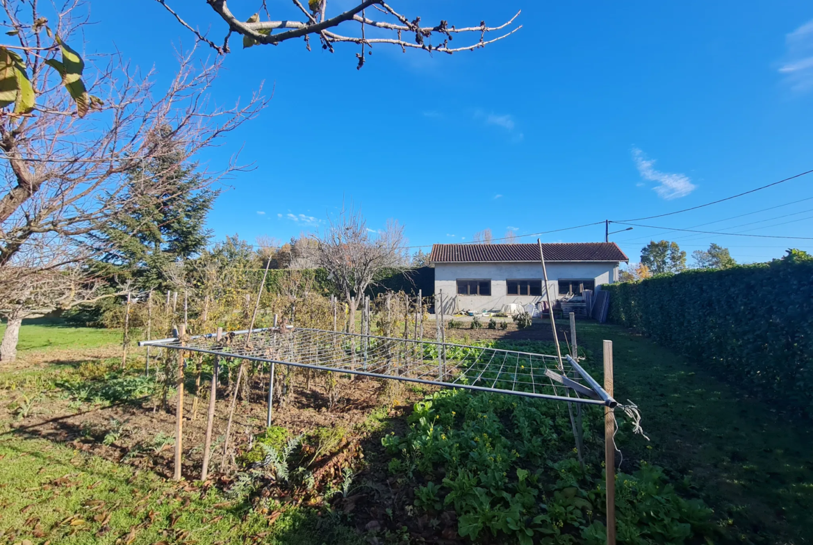 Garage de 100 m² transformable en maison à Saint-Sulpice-sur-Lèze 