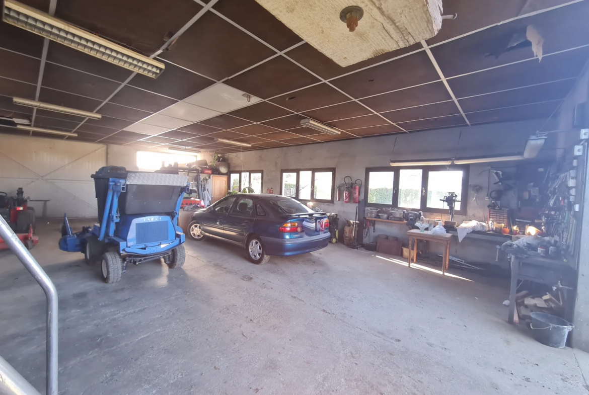 Garage de 100 m² à vendre à Saint-Sulpice-sur-Lèze 