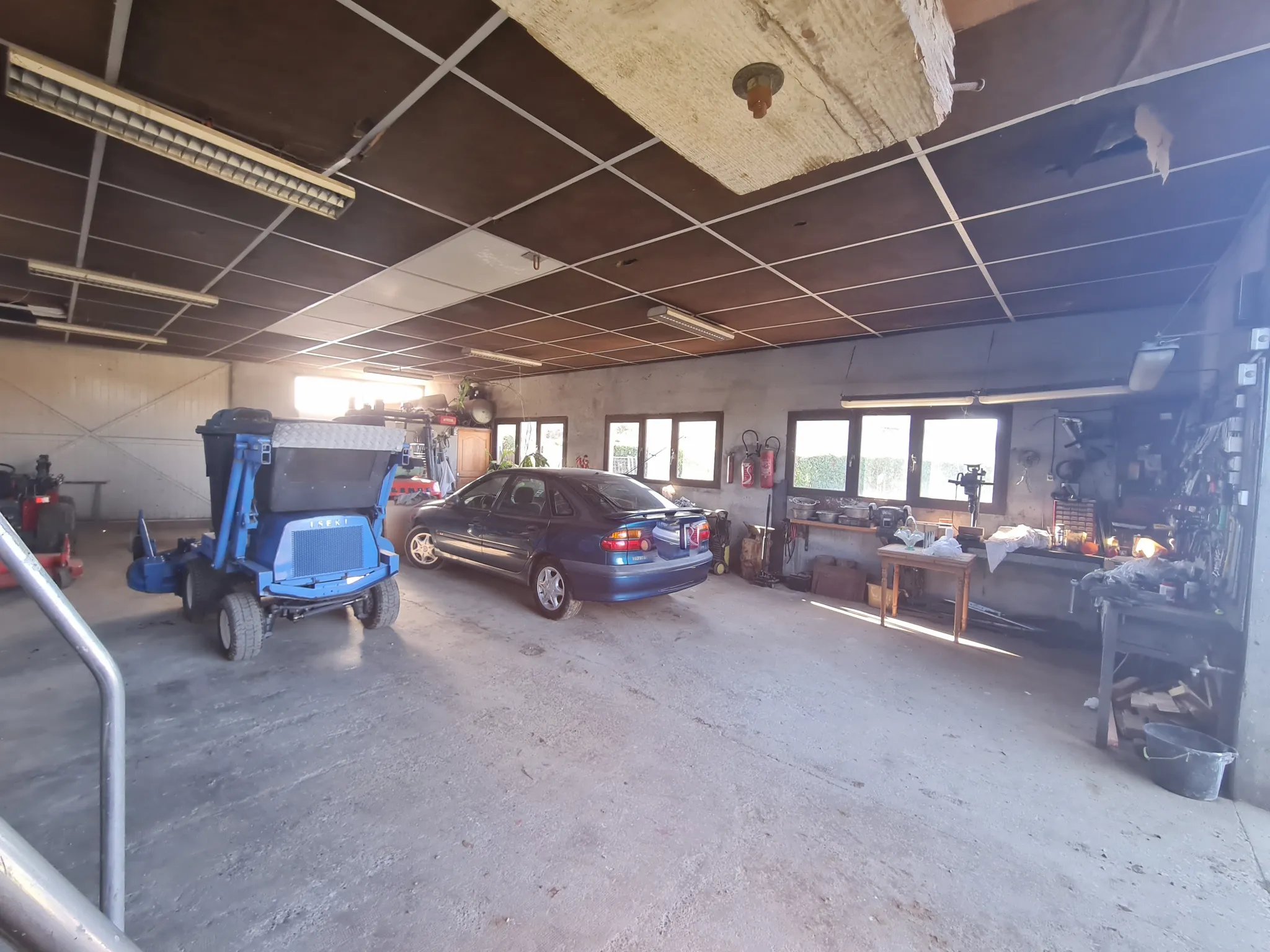 Garage de 100 m² à vendre à Saint-Sulpice-sur-Lèze 