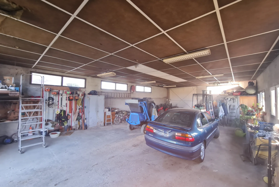 Garage de 100 m² à vendre à Saint-Sulpice-sur-Lèze 