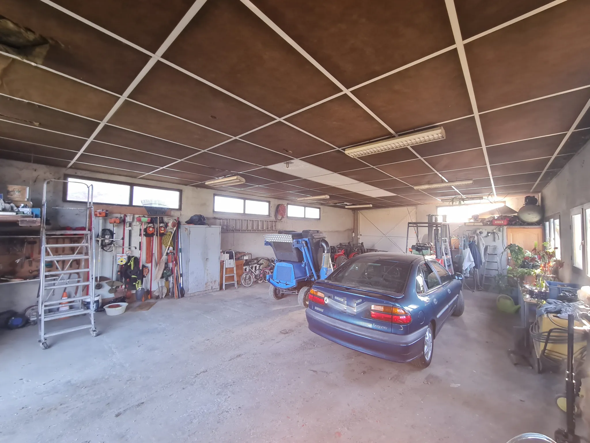 Garage de 100 m² à vendre à Saint-Sulpice-sur-Lèze 