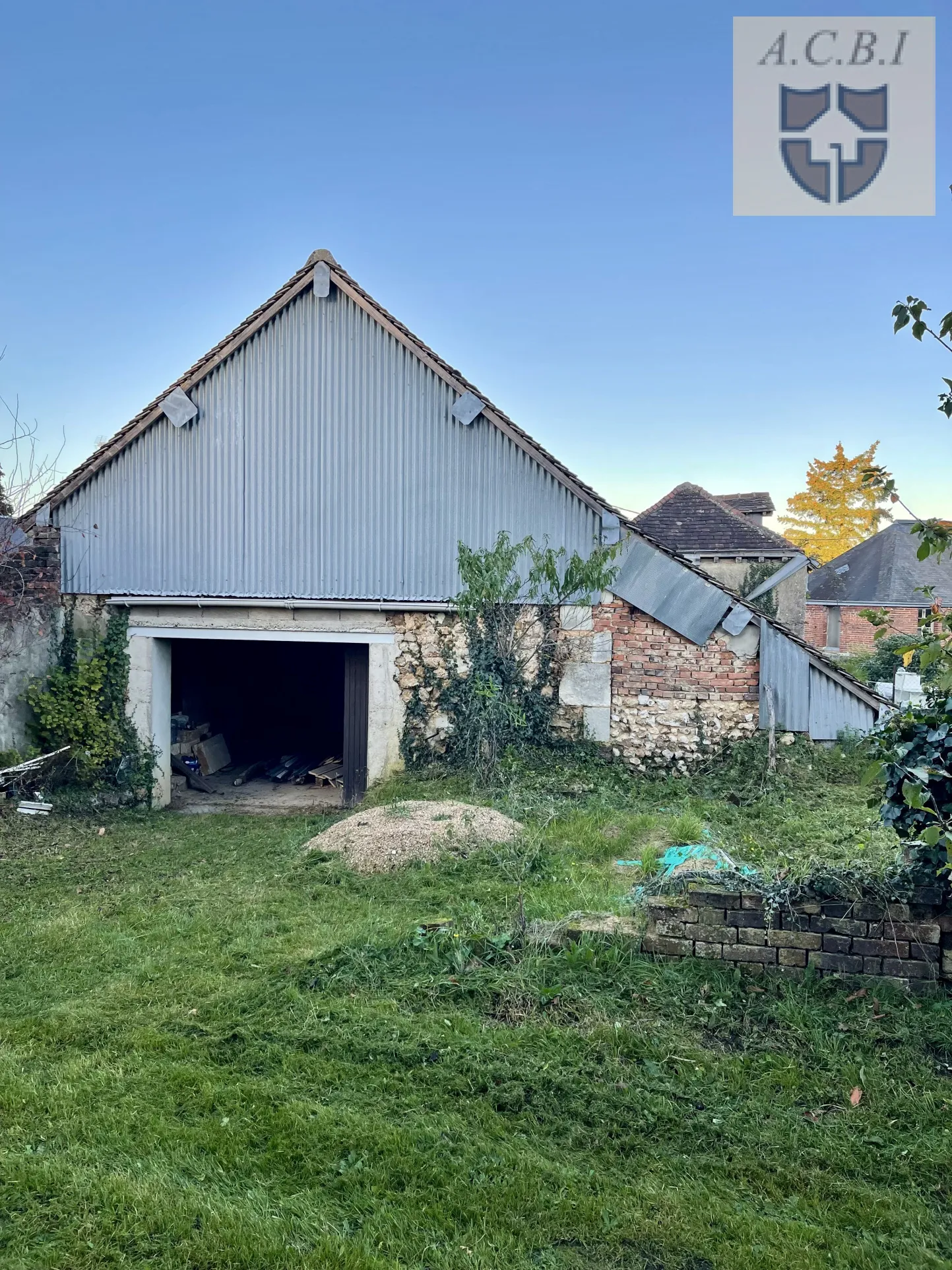 Maison à rénover à 15 minutes de Vendôme - Vue sur l'église 