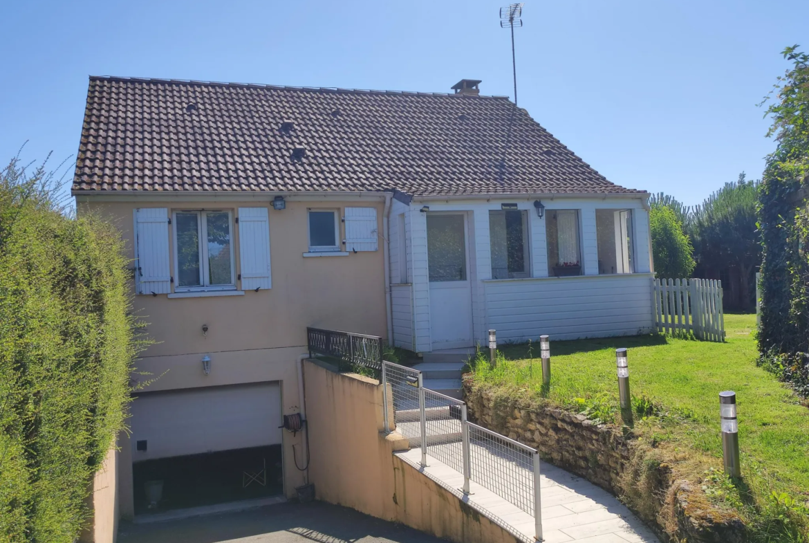 Maison rénovée à vendre à Auneau - 3 chambres, jardin clos 