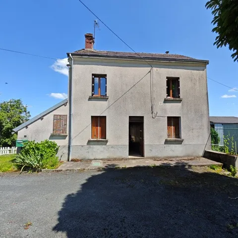 À vendre : Maison à rénover proche de Dun le Palestel 