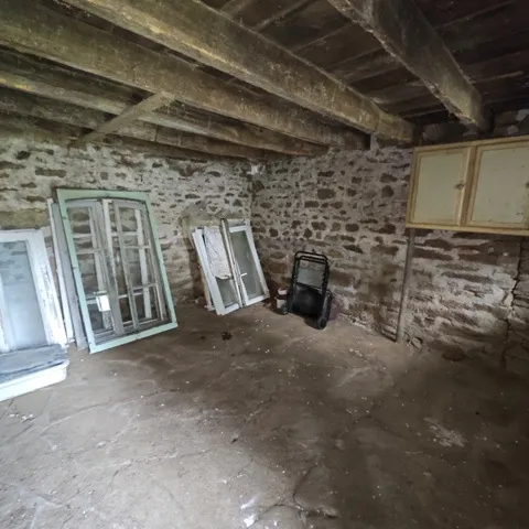 À vendre : Maison à rénover proche de Dun le Palestel 