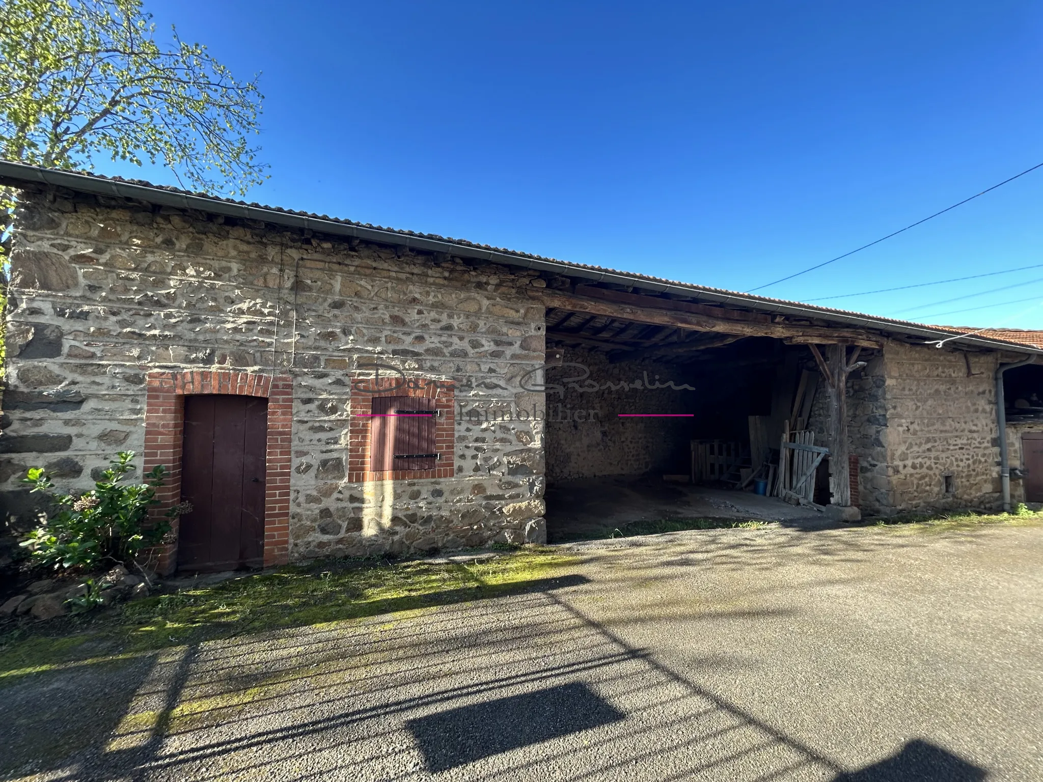 Maison d'habitation à Machezal de 135 m² avec Terrain et Dépendances 