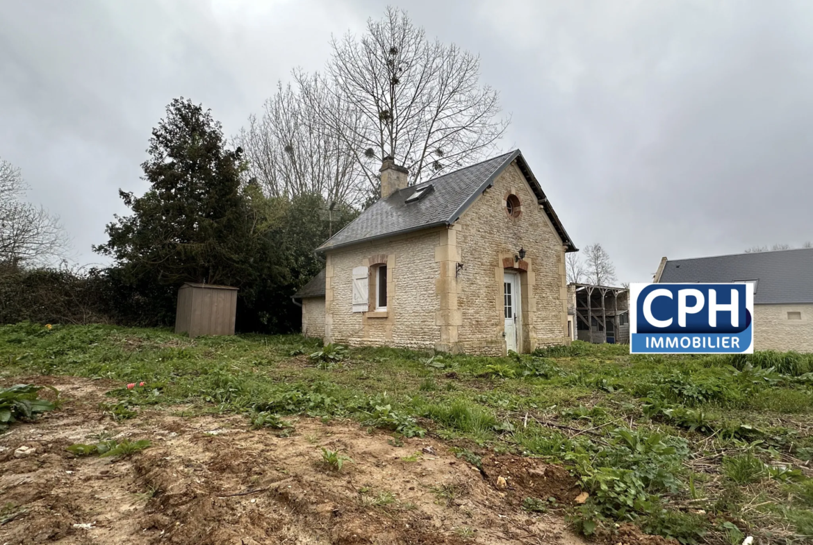 Terrain à bâtir avec petite maison à Rosel - 145 000 € 