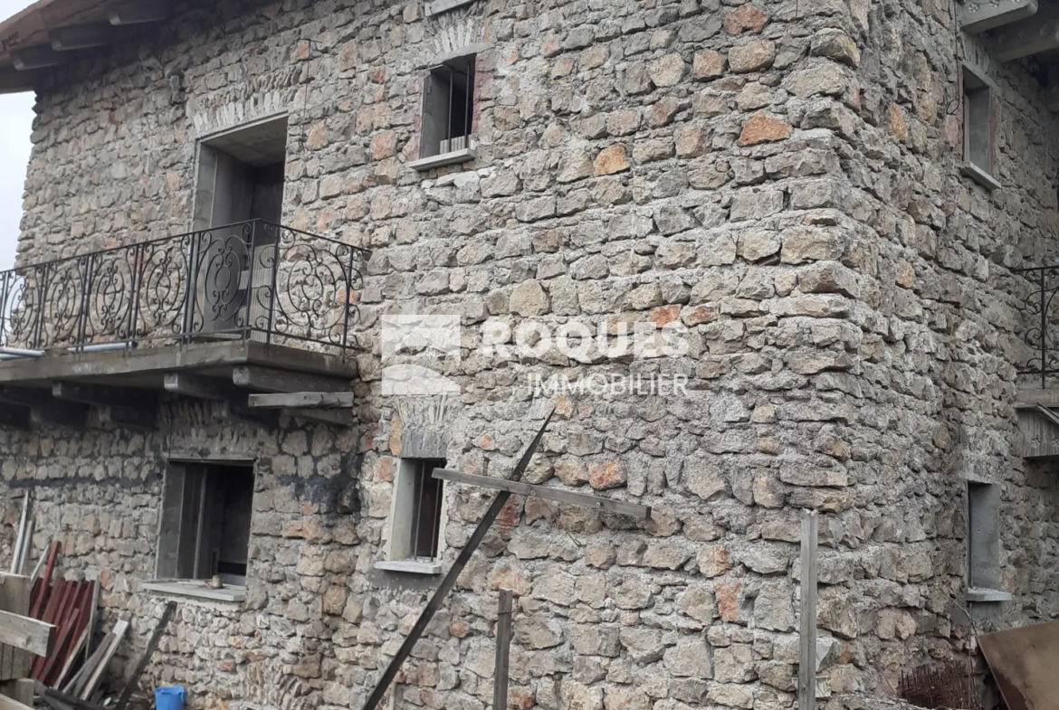 Maison de village à Pierrefiche du Larzac avec travaux à prévoir 