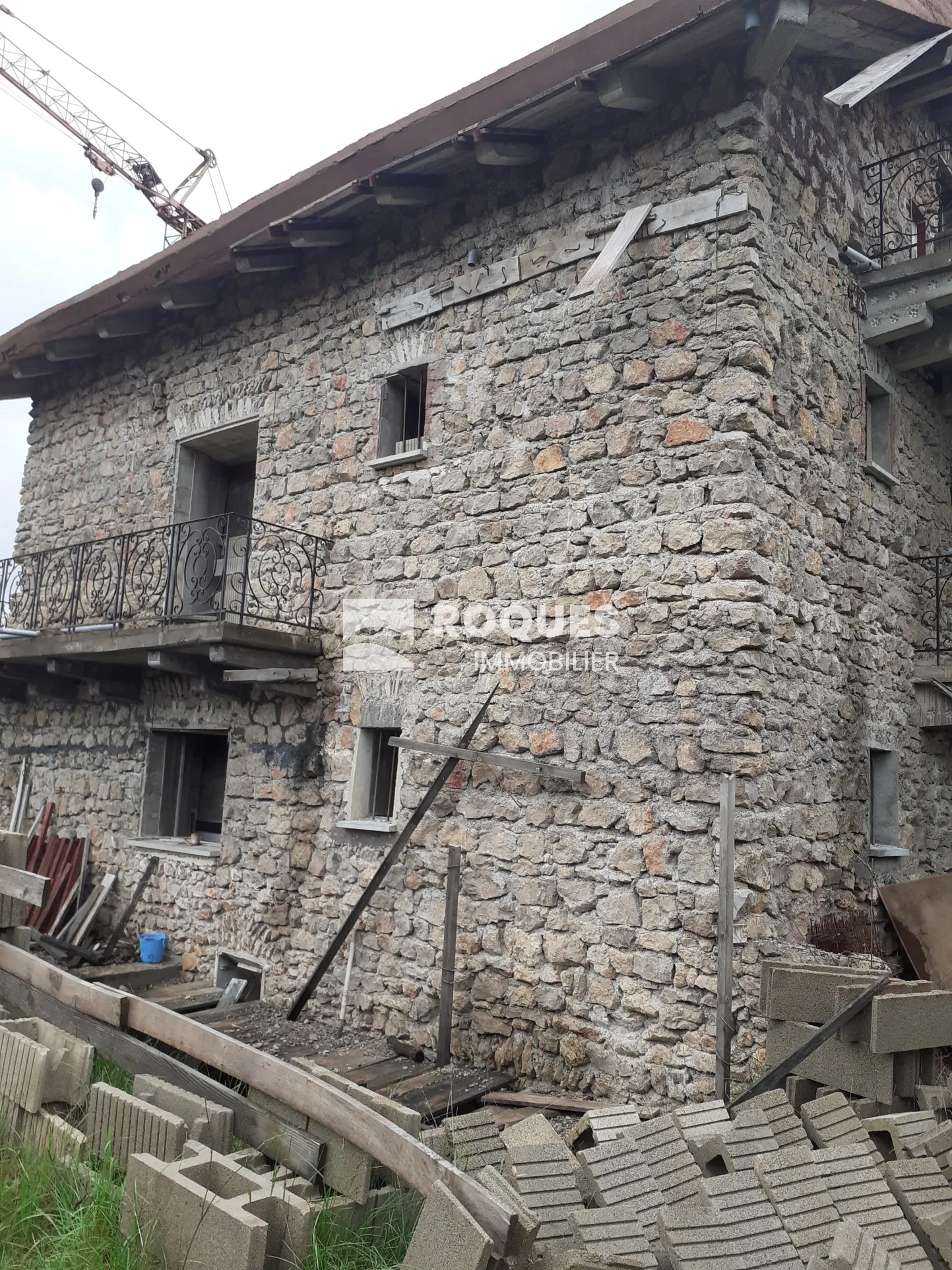 Maison de village à Pierrefiche du Larzac avec travaux à prévoir 