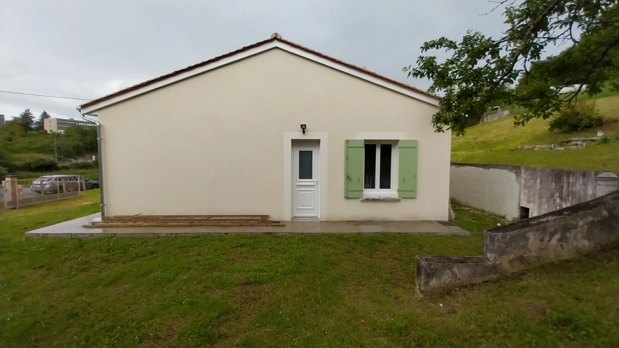 Maison plain-pied récente proche du centre de Ribérac 