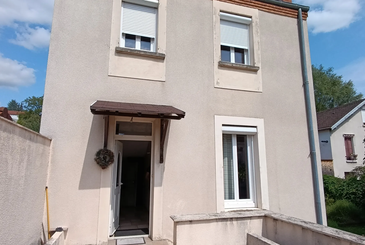 Maison à vendre à Vichy avec garage et jardin 