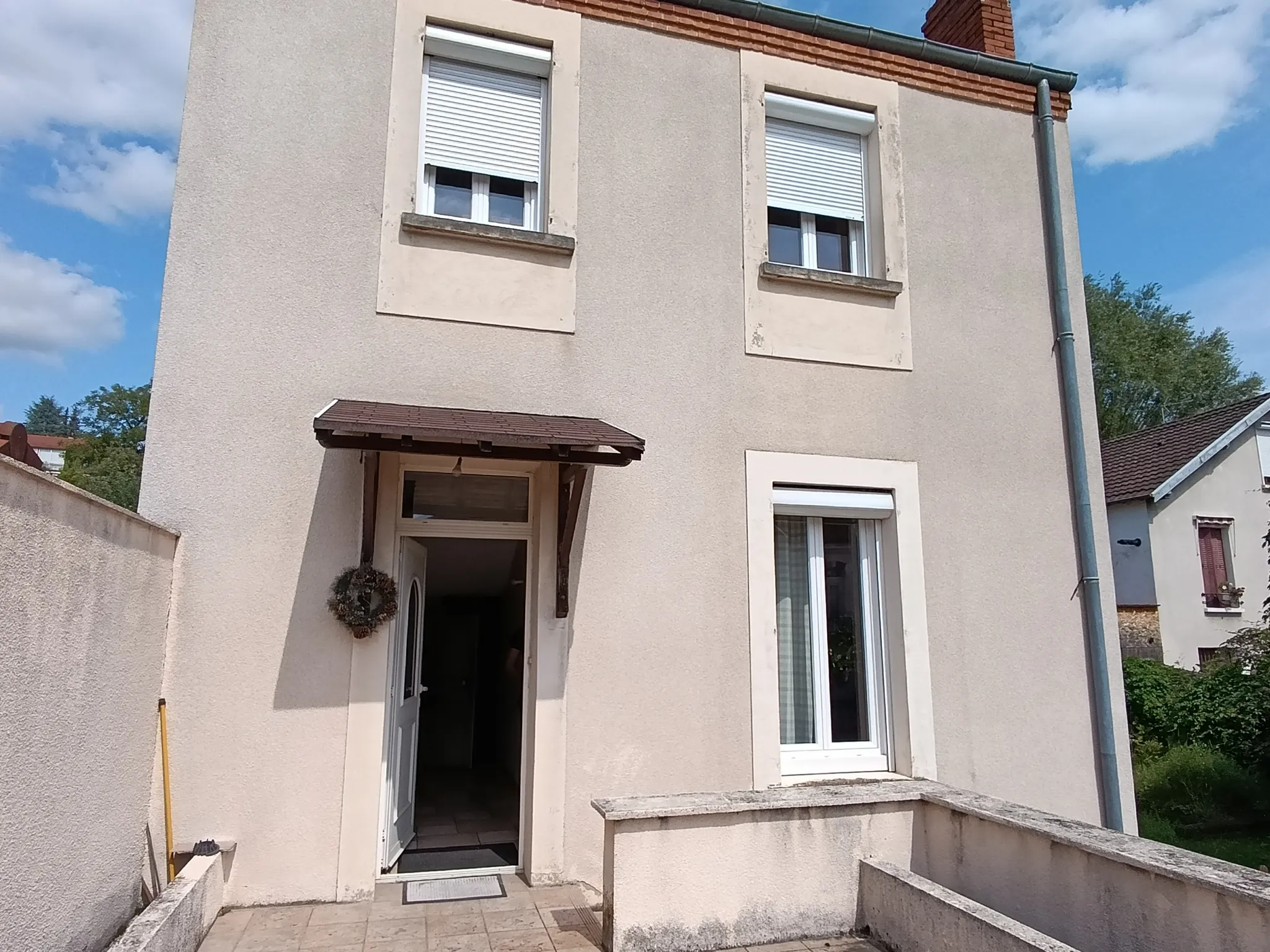 Maison à vendre à Vichy avec garage et jardin 