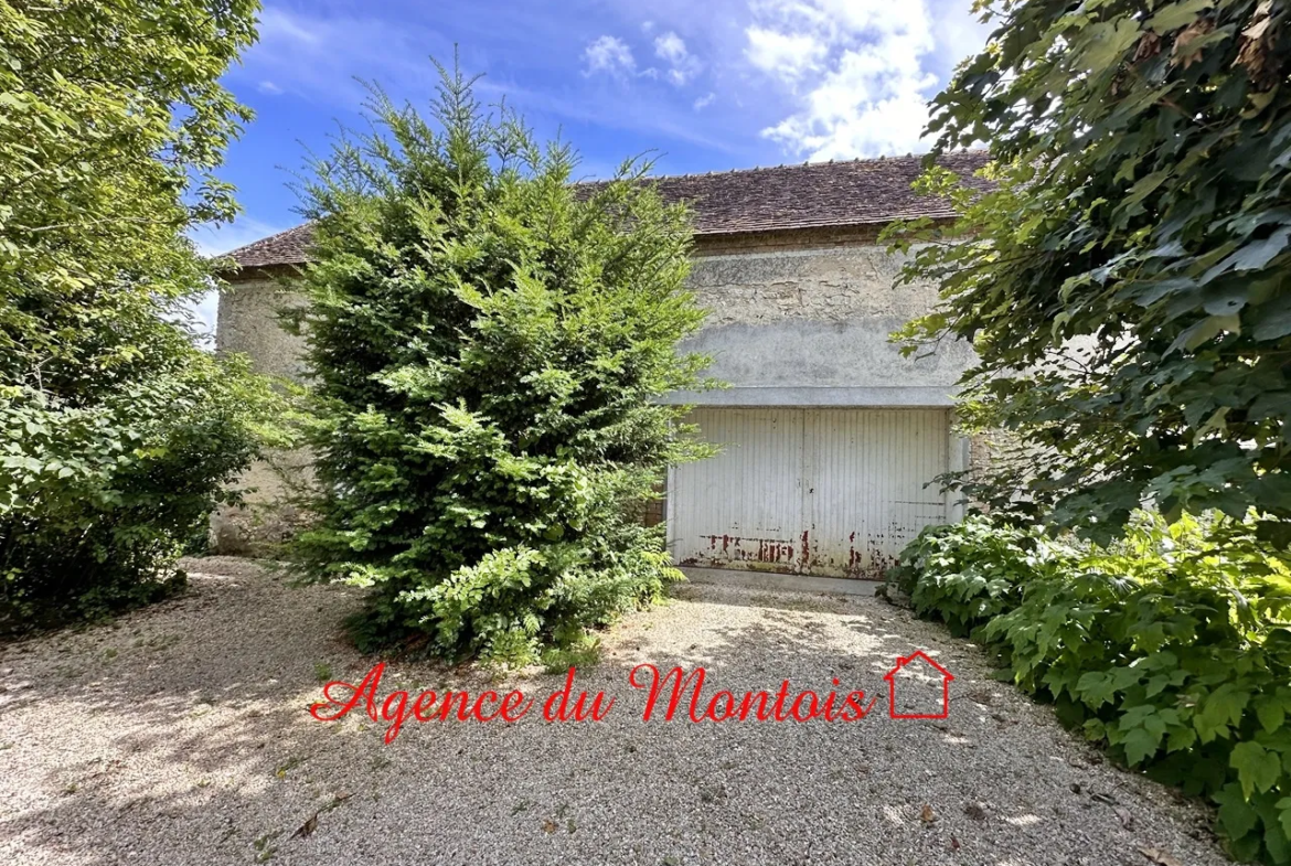 Fermette à vendre à Montereau-Fault-Yonne - 4 chambres et jardin 