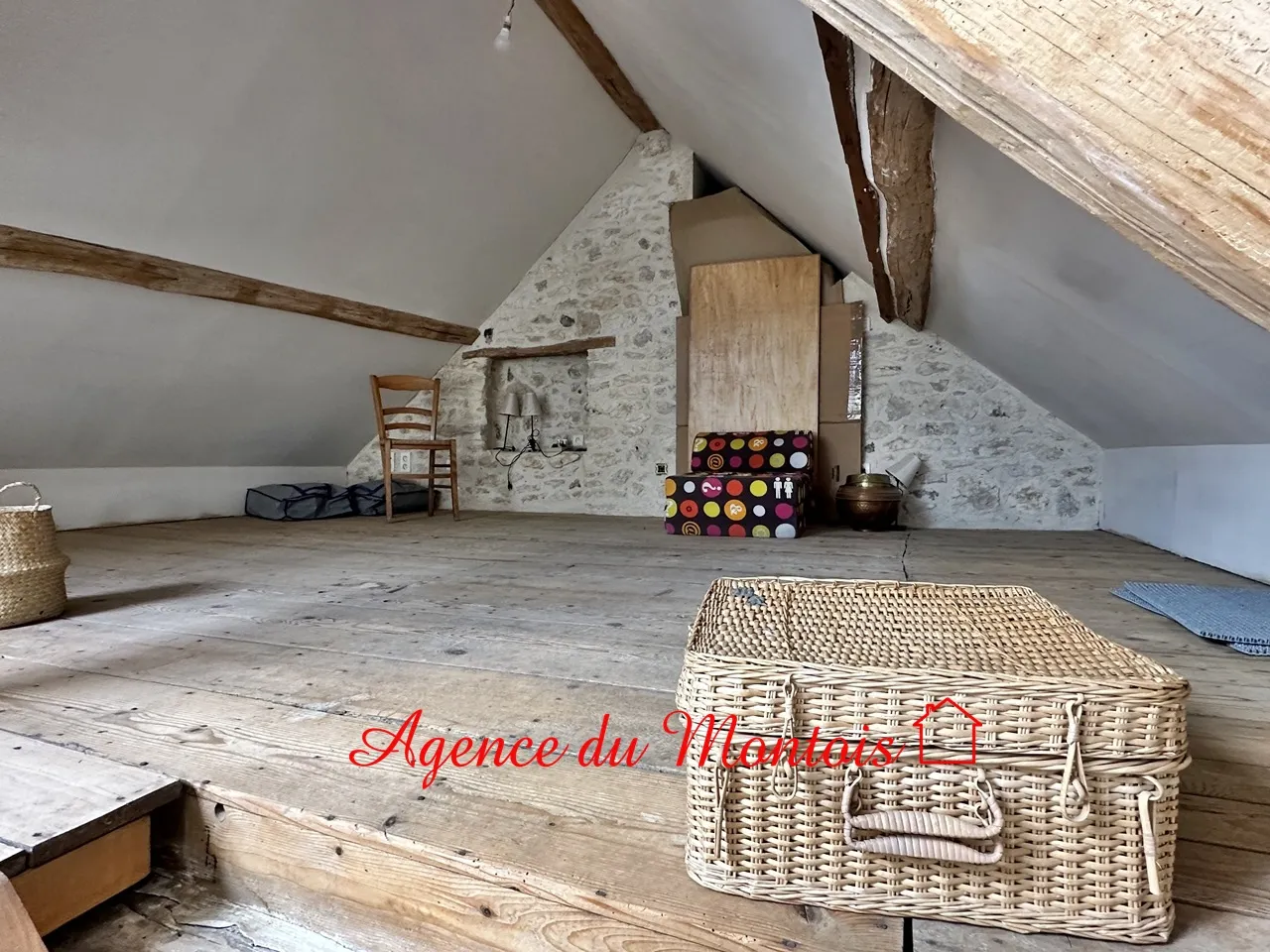 Fermette à vendre à Montereau-Fault-Yonne - 4 chambres et jardin 