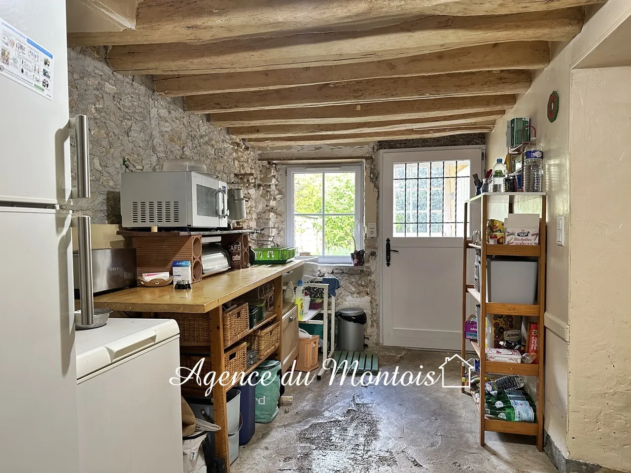 Fermette à vendre à Montereau-Fault-Yonne - 4 chambres et jardin 