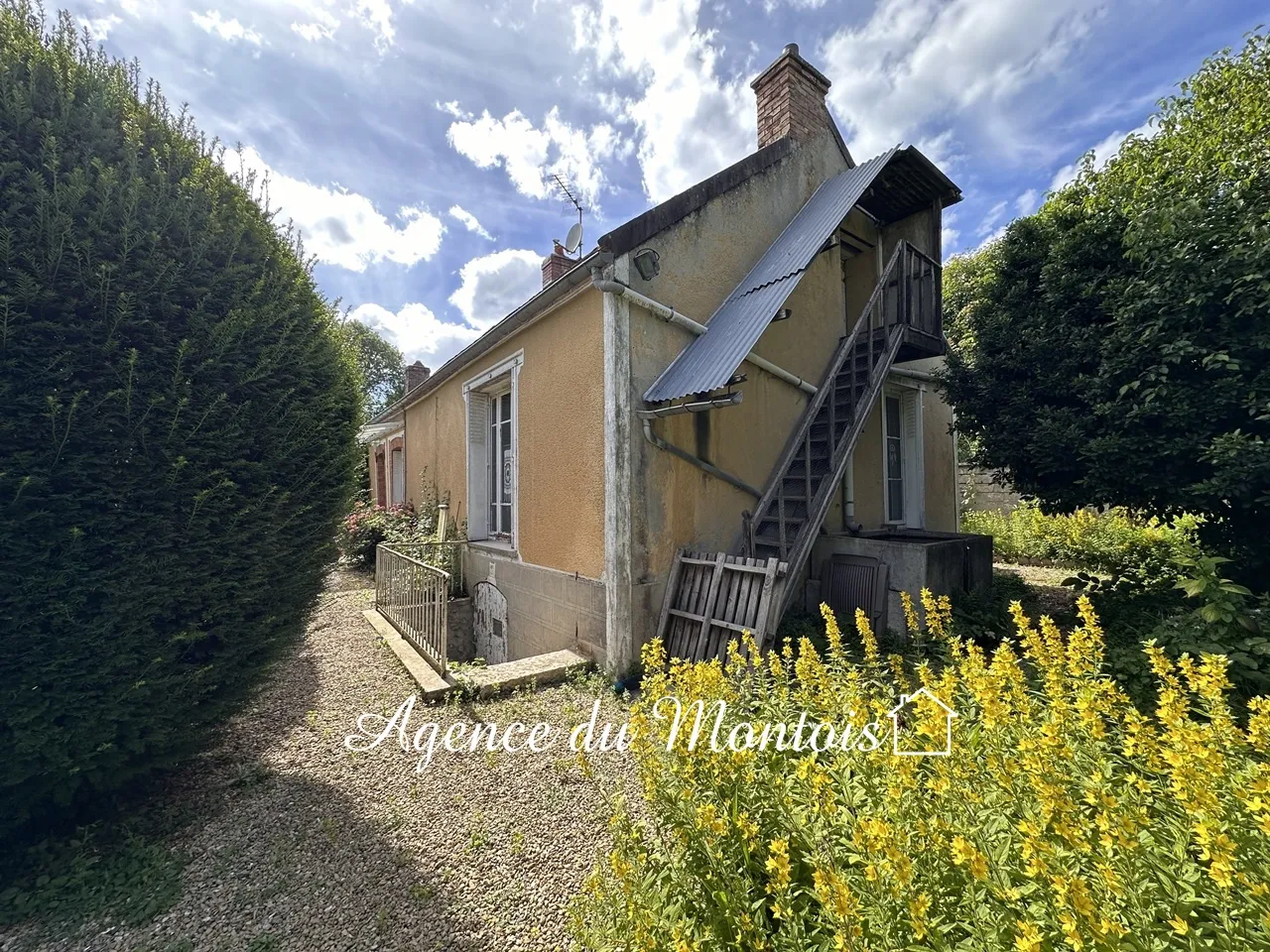 Fermette à vendre à Montereau-Fault-Yonne - 4 chambres et jardin 