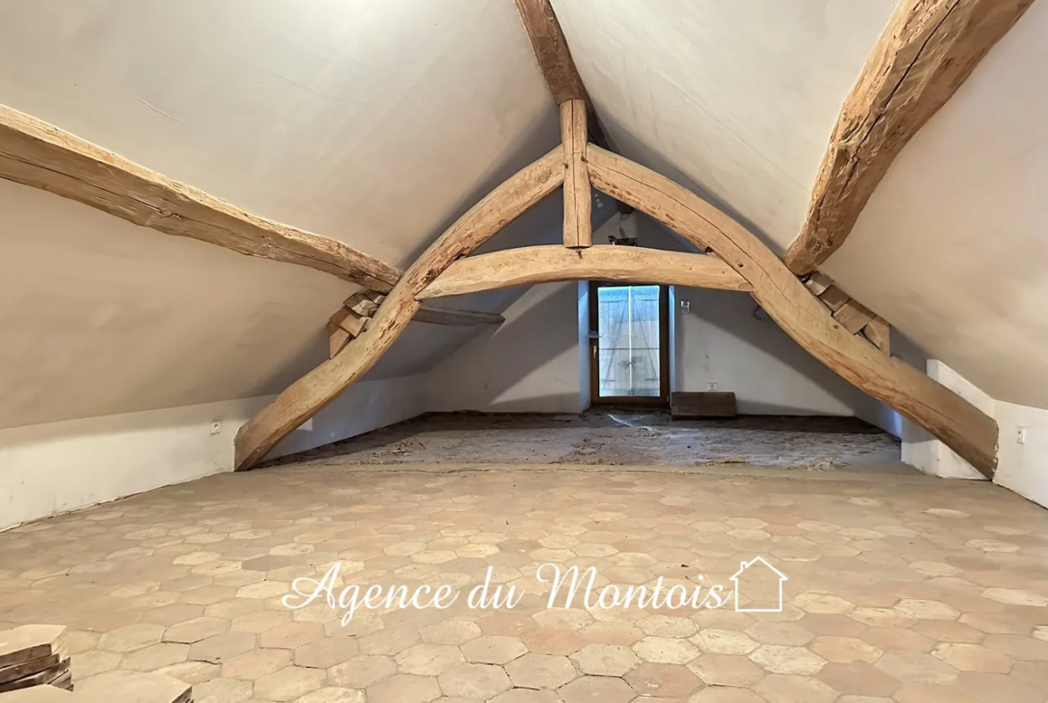 Fermette à vendre à Montereau-Fault-Yonne - 4 chambres et jardin 