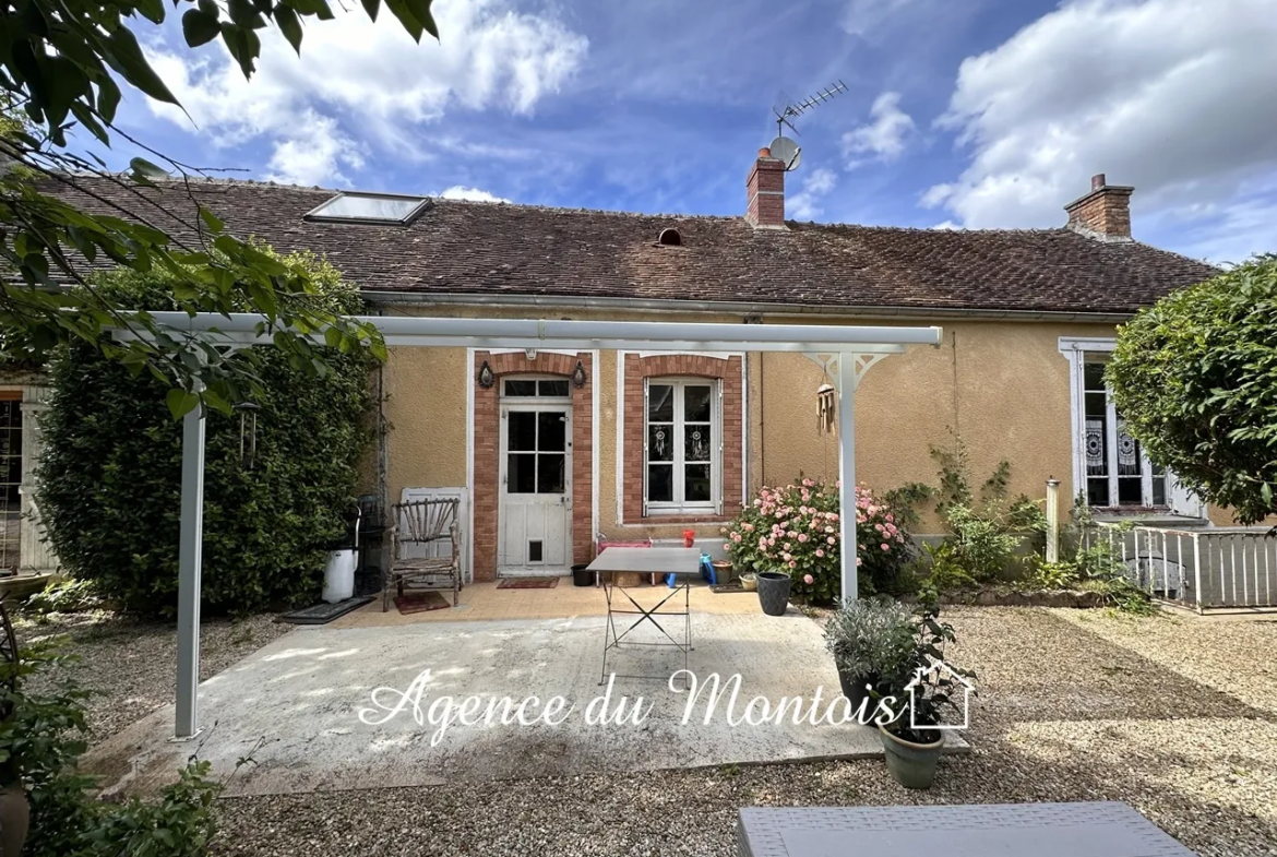 Fermette à vendre à Montereau-Fault-Yonne - 4 chambres et jardin 